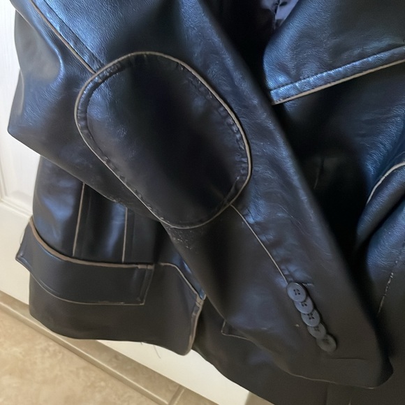 Women’s M brown distressed leather blazer. 2 button closure, front pockets - Picture 3 of 4